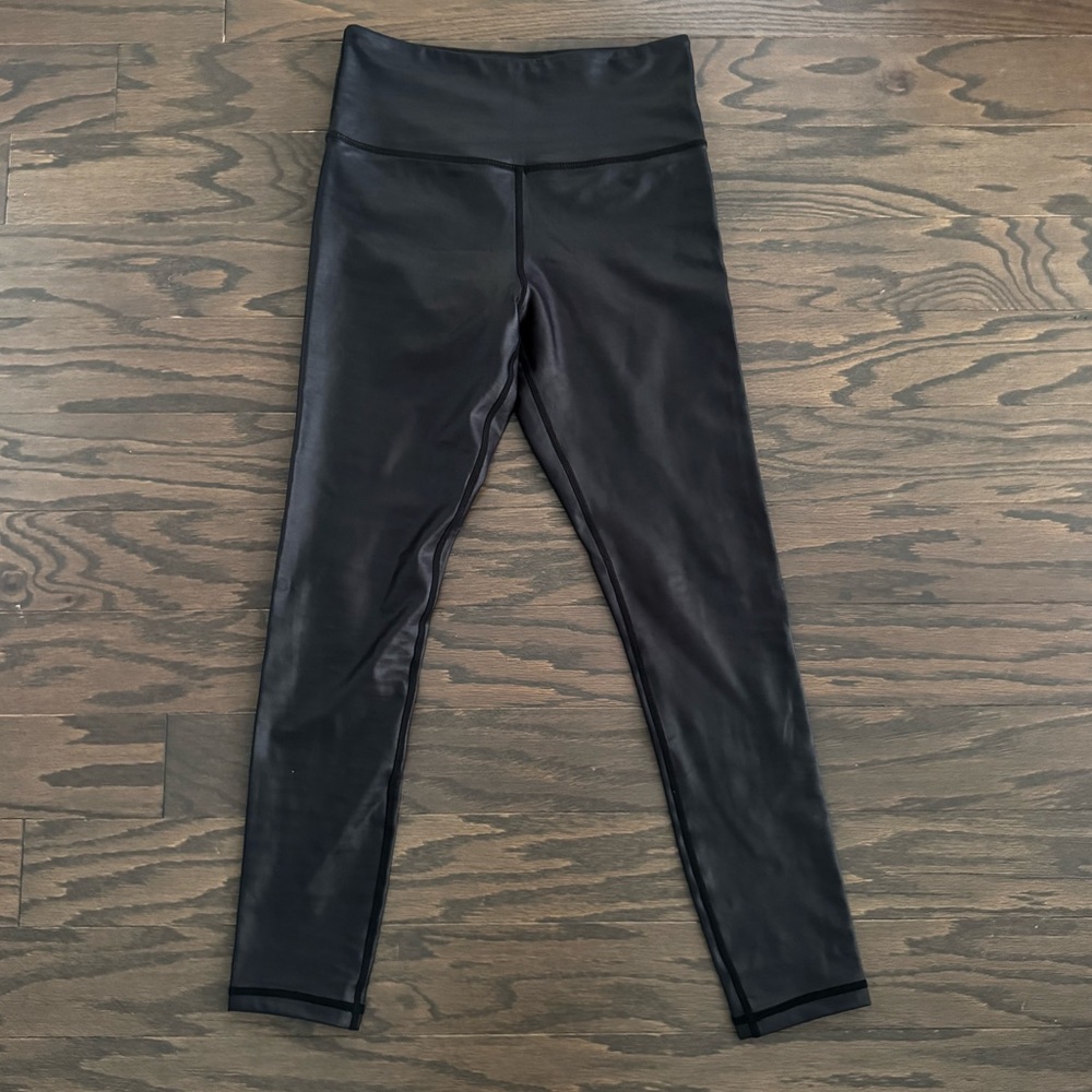 Zyia Black Metallic Light n Tight Hi-Rise 7/8  - Sz 4